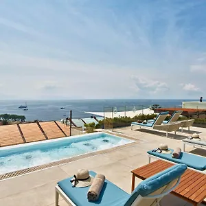 The Britannique Naples, Curio Collection By Hilton Naples